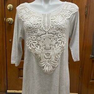 Cha Cha Vente Gray Blouse with White Lace Detail